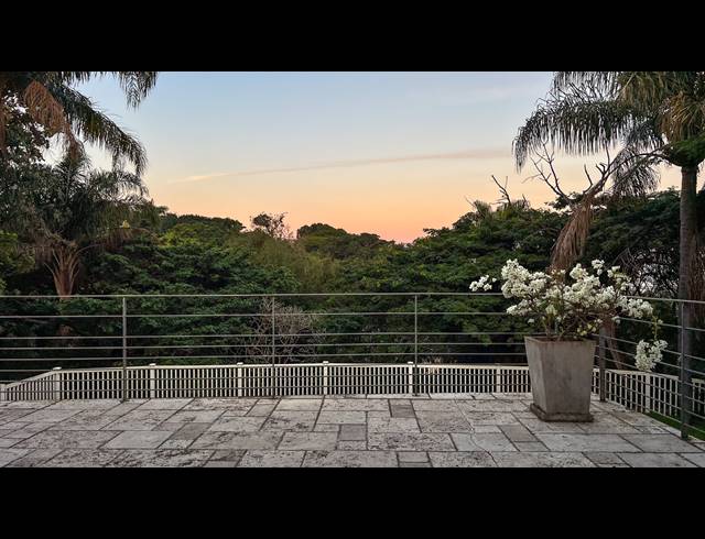 5 BEDROOM FREESTANDING FOR SALE IN GLENWOOD